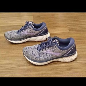 Women’s Brooks Ghost 11 Size 8.5 Running Shoe